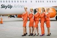 Украинских стюардесс переоденут в брюки и кроссовки - vlasti.net