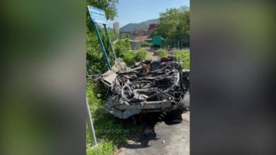 В Сочи погибли три пассажира упавшего в реку автомобиля - piter.tv - Сочи - Турция