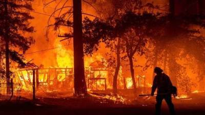 Ньюсом Гэвин - В США лесные пожары бушуют в 12 штатах: страна находятся в состоянии повышенной готовности - unn.com.ua - США - Украина - Киев - Вашингтон - шт. Калифорния - штат Монтана - штат Орегон - штат Айдахо - штат Вайоминг