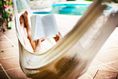 7 новых книг, чтобы читать на пляже - skuke.net
