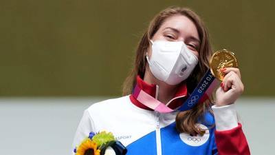 Владимир Путин - Виталина Бацарашкина - Путин поздравил золотую медалистку Олимпиады в Токио Бацарашкину - iz.ru - Россия - Токио - Израиль