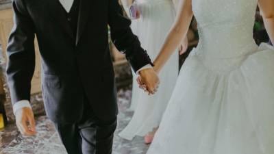 В этом году петербуржцы чаще женятся, чем в прошлом - piter.tv