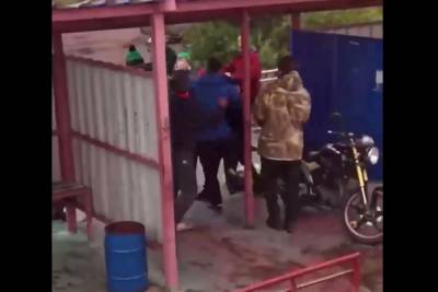 Выставка искусства в Архангельске закончилась массовой дракой художников с местными - mk.ru - Архангельск - Архангельская обл.