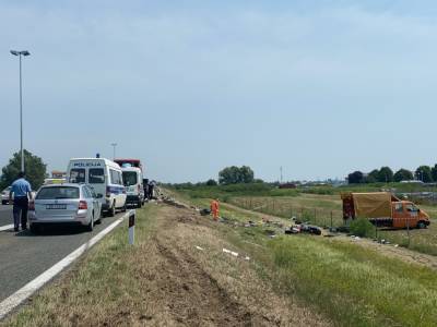 В Хорватии автобус вылетел на обочину и перевернулся: 10 человек погибли, 44 пострадали - gordonua.com - Украина - Хорватия - Косово