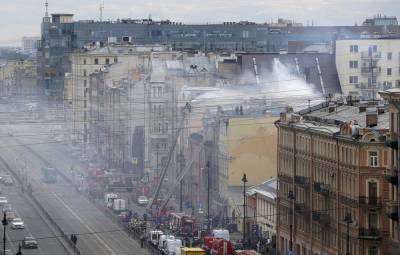 Пожар в здании в центре Петербурга локализован - tass.ru - Санкт-Петербург