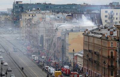 В центре Петербурга локализовали пожар в жилом доме - interfax.ru - Москва - Санкт-Петербург - Петербург
