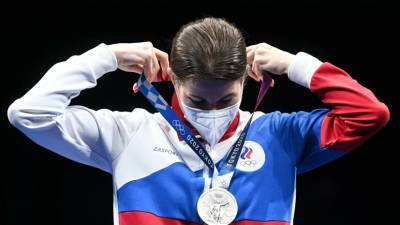 Инна Дериглазова - Дериглазова призналась, что расстроена после завоевания серебра в фехтовании на рапирах - russian.rt.com - Россия - Токио