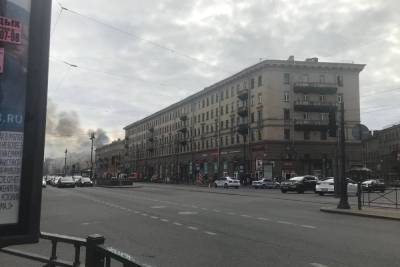 Спасатели ликвидировали крупный пожар в центре Петербурга, в котором пострадала женщина - spb.mk.ru - Россия - Санкт-Петербург