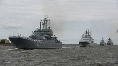 Владимир Путин - Шойгу двумя яркими словами оценил прошедший в Петербурге парад ко Дню ВМФ РФ - inforeactor.ru - Россия - Санкт-Петербург - Индия