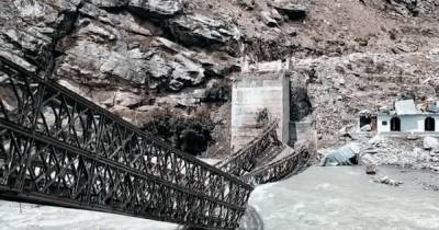 Камни с гор в Индии разбомбили мост и убили 9 человек (видео, фото) - focus.ua - Украина - Индия