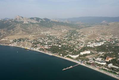 Россиянин отдохнул на популярном курорте в Крыму и назвал его «зловонным» - lenta.ru - Крым