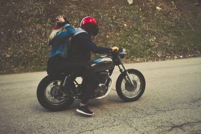 В Белгородской области наказали маму катавшегося на мотоцикле 14-летнего подростка - mk.ru - Белгородская обл.