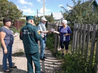 Ульяновские спасатели напомнили жителям города правила пожарной безопасности - ulpravda.ru - Россия - Ульяновск - Ульяновская - район Ленинский - район Заволжский, Ульяновск
