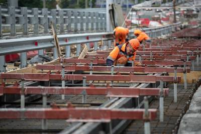 Семье погибшего на Макаровском мосту рабочего выплатили ₽800 тыс. компенсации - znak.com - Екатеринбург - Свердловская обл. - район Железнодорожный, Екатеринбург