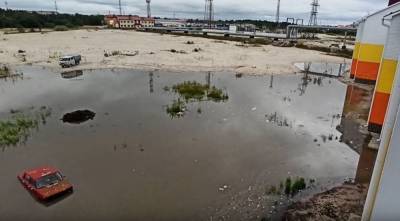 На Ямале после ливней новый жилой район затопило водами с фекалиями - znak.com - Ноябрьск