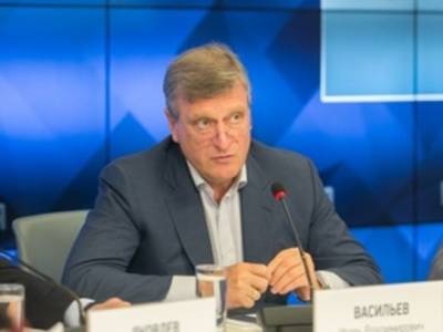 Игорь Васильев - Вакцинированный губернатор Кировской области заразился коронавирусом - rosbalt.ru - Кировская обл.