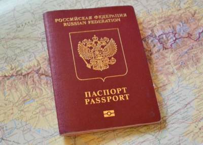 Приставы получат право отбирать загранпаспорта у должников - runews24.ru - Россия
