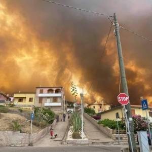 В южных странах Европы бушуют лесные пожары. Фото - reporter-ua.com - Италия - Франция - Испания - Европа