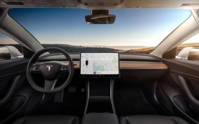 Илона Маску - В системе автопилота Tesla нашли интересный баг — она принимает луну за жёлтый сигнал светофора - rusjev.net