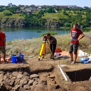 На Хортице в Запорожье археологи обнаружили древнее захоронение. Фото - reporter-ua.com - Запорожье - Находка - Новости
