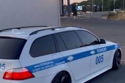 Эстонскую девушку задержали за раскраску автомобиля под ДПС России - mk.ru - Россия - Эстония - Таллин