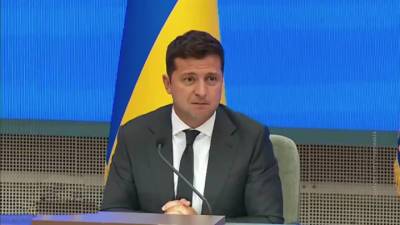 Владимир Зеленский - Александр Авраменко - Учитель Зеленского назвал его речь далекой от идеала - vesti.ru