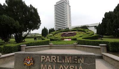 Мохамад Махатхир - Малазийский парламент вернулся к работе после семи месяцев режима ЧП - newizv.ru - Малайзия