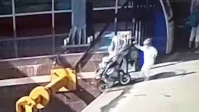 Падением коляски с грудничком на рельсы занялась питерская прокуратура - vesti.ru - Санкт-Петербург