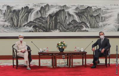 Ван И. - Уэнди Шерман - МИД КНР предложил США сделать выбор между развитием и конфронтацией - interfax.ru - Москва - Китай - США - Тайвань - Тяньцзинь