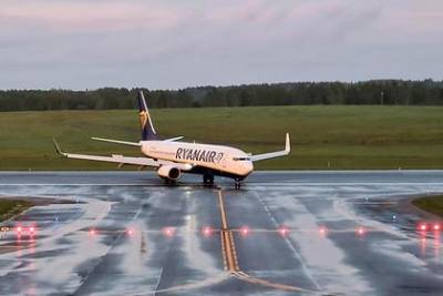 Роман Протасевич - Посадивший самолет Ryanair в Минске диспетчер уехал с семьей из Белоруссии - obzor.lt - Белоруссия - Минск