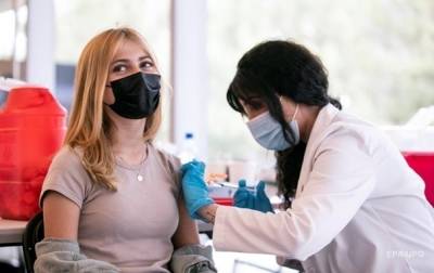 В Украине сделали более 126 тысяч COVID-прививок - korrespondent.net - Украина - Киев