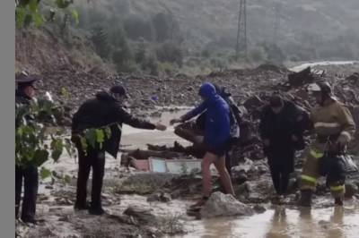 Сель сошел на дорогу в Кабардино-Балкарии - etokavkaz.ru - респ. Кабардино-Балкария - район Эльбрусский