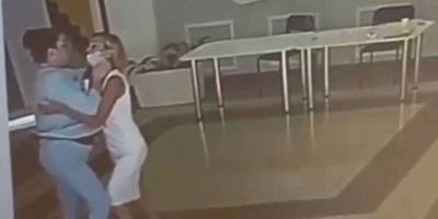 Чиновницы устроили драку в мэрии Новороссийска и попали на видео - ruposters.ru - Новороссийск