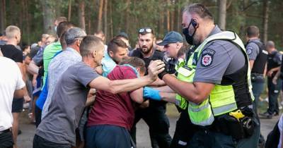 В Литве на границе с Беларусью произошли столкновения из-за нелегальных мигрантов (ФОТО) - dsnews.ua - Украина - Белоруссия - Литва