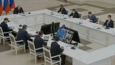 Михаил Мишустин - Мишустин призвал активнее подключать авиацию при тушении пожаров в Якутии - piter.tv - респ. Саха