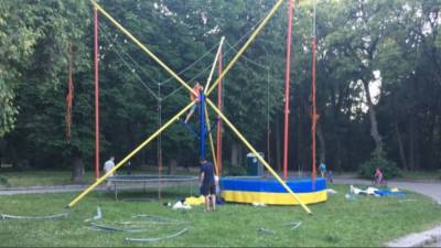 12-летнюю украинку спасают врачи после прыжков на батуте: "У девочки диагностировали..." - politeka.net - Украина - Кременчуг