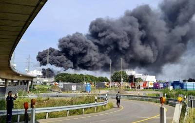 При взрыве на химическом предприятии в Германии пострадали люди, есть пропавшие без вести - runews24.ru - Германия - Леверкузен