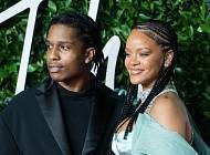 Просто сияют: счастливые и влюбленные Рианна и A&#036;AP Rocky на редких совместных фото - skuke.net