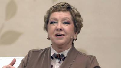 Вячеслав Манучаров - Ольга Волкова - Ольга Волкова объяснила, зачем прописала у себя в квартире парикмахера из Киргизии - vesti.ru - Киргизия