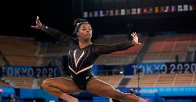 Симона Байлз - "Небольшое повреждение гордости": Байлз объяснила, почему снялась с командного турнира по гимнастике на Олимпиаде - reendex.ru - США - Токио - Reuters