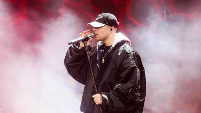 Егор Крид - Егор Крид во время выступления в Ялте начал петь песню МакSим - vm.ru