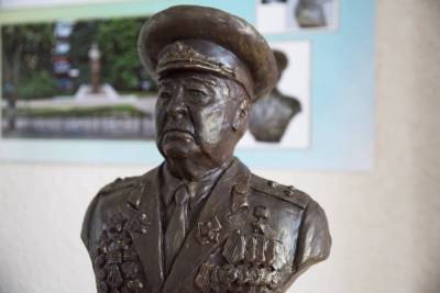 Виктор Карамышев - В Курске бюст Героя Советского Союза Михаила Булатова установят к 23 августа - chr.mk.ru - Смоленск - Курск