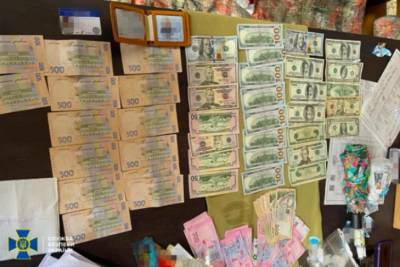 Продавала дипломы за $1,5 тысячи: в Киеве советница ректора "попалась" на взяточничестве - rupor.info - Украина - Киев