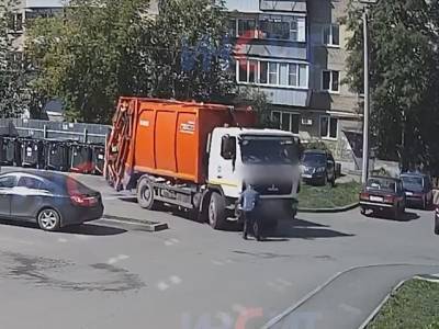 В Челябинской области пенсионер попал под колеса мусоровоза - u24.ru - Челябинская обл. - Магнитогорск - Копейск