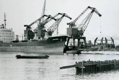 55 лет назад Мурманский морской порт был награжден орденом Трудового Красного Знамени - murmansk.mk.ru - Мурманск