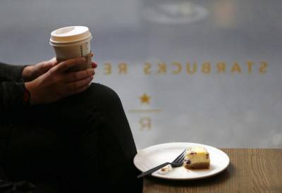 Starbucks вернулась на прибыльный уровень - smartmoney.one - Starbucks - Reuters