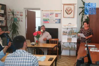 Алим Темирбулатов - В Кайтагском районе прошел литературный вечер, посвященный творчеству писателя и поэта Хизри Махмудова - mirmol.ru