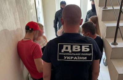 В Харькове бандиты запугивали и уничтожали имущество полицейских, судей и бизнесменов - lenta.ua - Украина - Харьковская обл. - Харьков