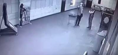 В новосибирском тире прямо на глазах инструктора застрелился мужчина - runews24.ru - Новосибирск