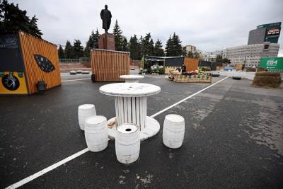 Власти Челябинска не будут проводить сезонную ярмарку на площади Революции - znak.com - Челябинск - район Центральный